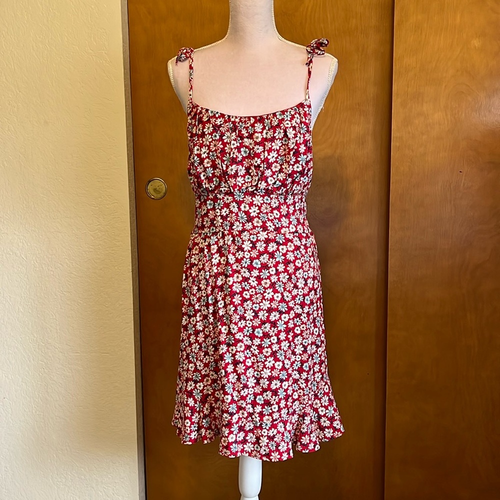 Beautiful red floral sundress ❣️❣️